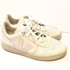VEJA V 10 Leather Low Top Sneakers 43 9.5